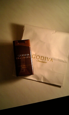 GODIVA/ dark chocolate peapls
